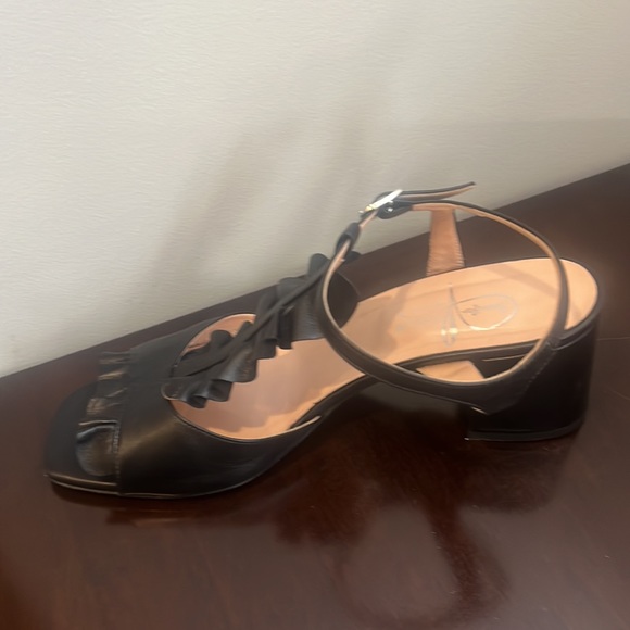 Black Jennifer Tattenelli T-Strap Block Sandals - Picture 5 of 12